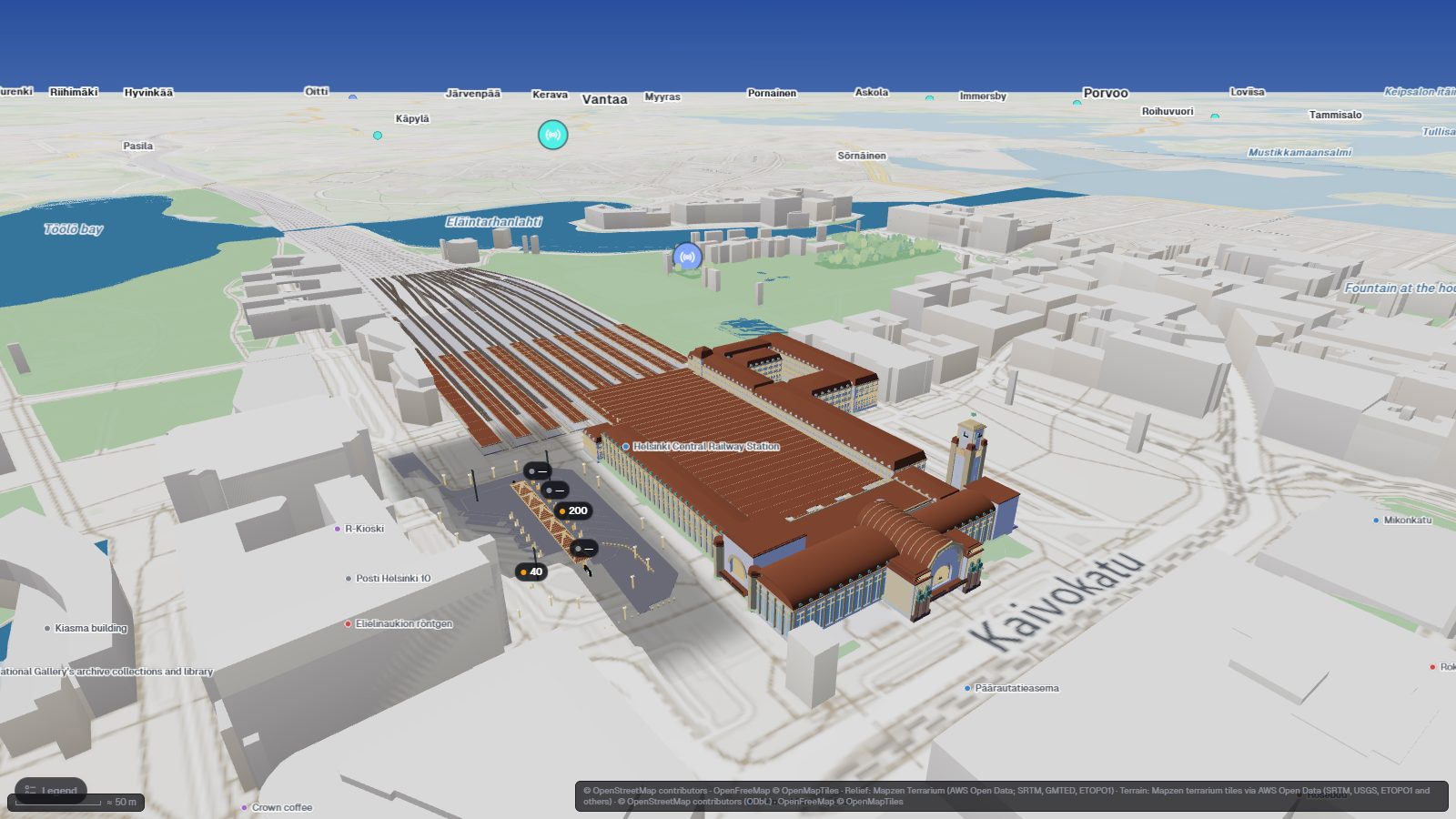 Bessó digital de la terminal d'autobusos d'Hèlsinki a IFC Viewer Online, amb els números de línia en viu sobre les dàrsenes